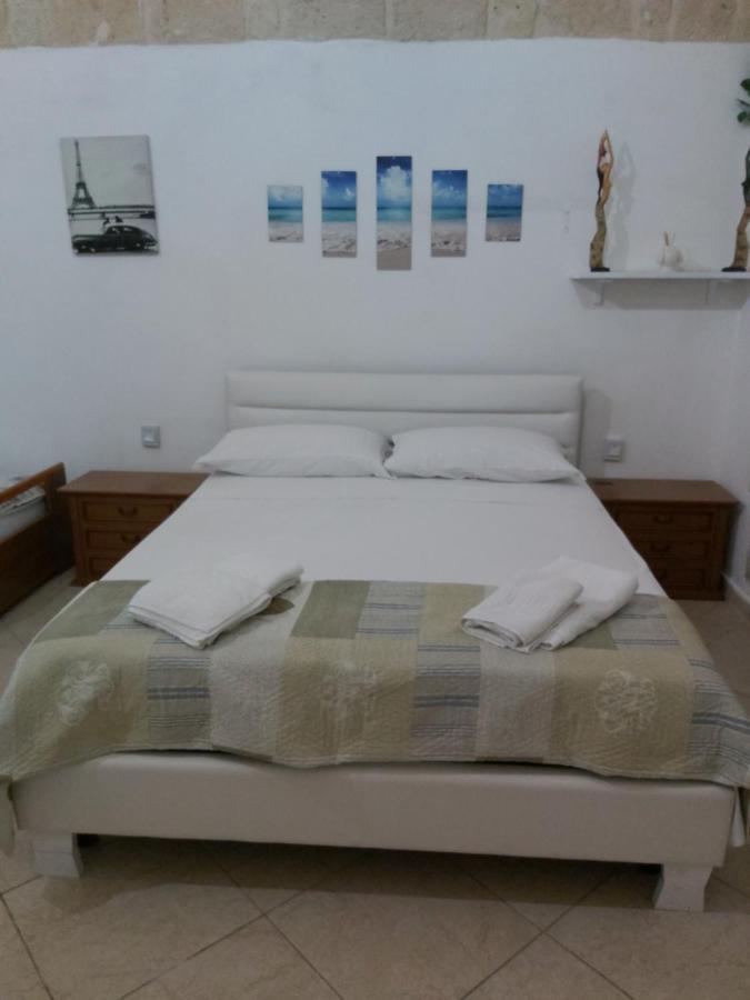 Bed and Breakfast La Stradina Трані Екстер'єр фото